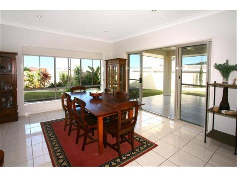19 Heights Drive, Robina QLD 4226