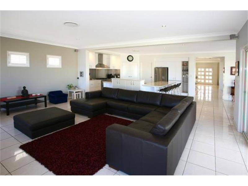 19 Heights Drive, Robina QLD 4226