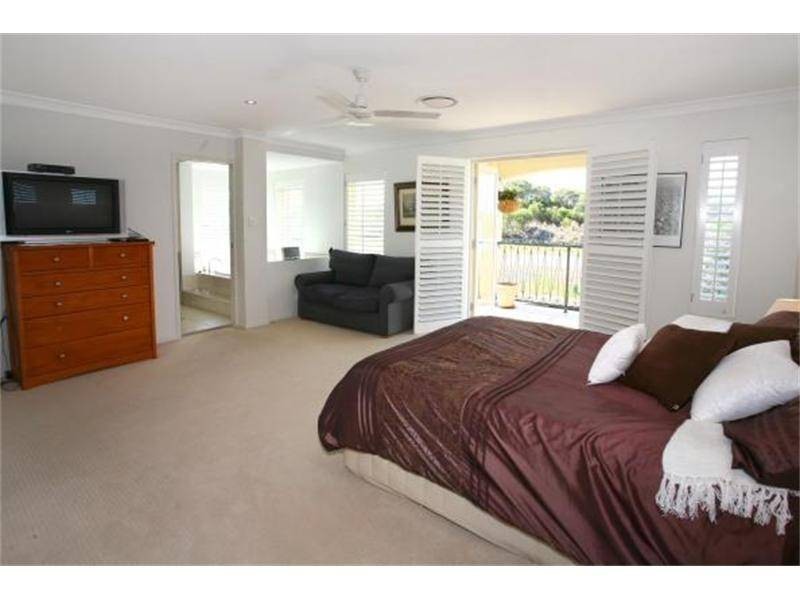 19 Heights Drive, Robina QLD 4226