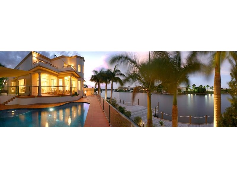 11 Staysail Crescent, Clear Island Waters QLD 4226