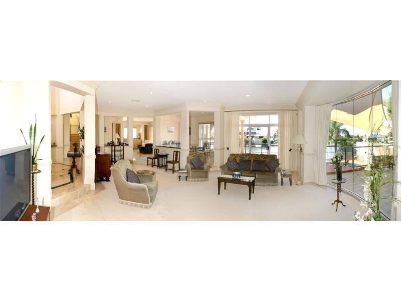 11 Staysail Crescent, Clear Island Waters QLD 4226