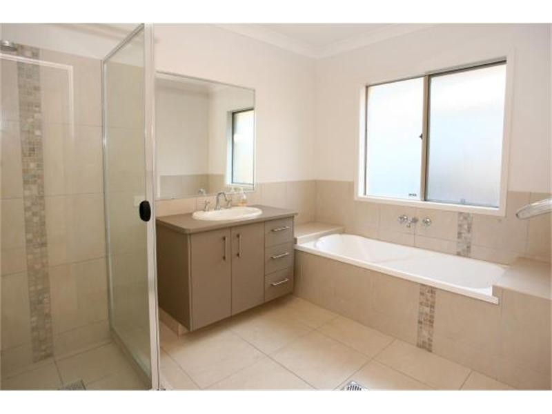 31 Heights Drive, Robina QLD 4226