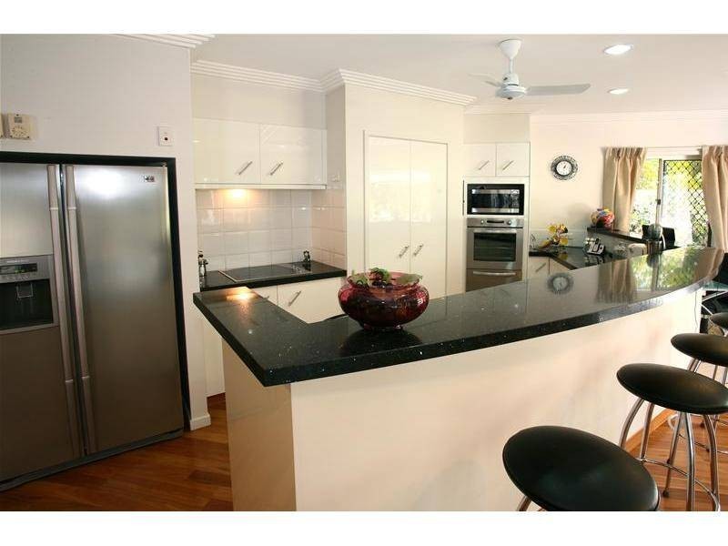 Clear Island Waters QLD 4226