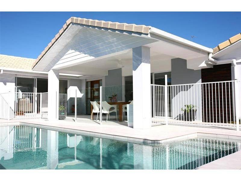 22 Sophie Avenue, Broadbeach Waters QLD 4218