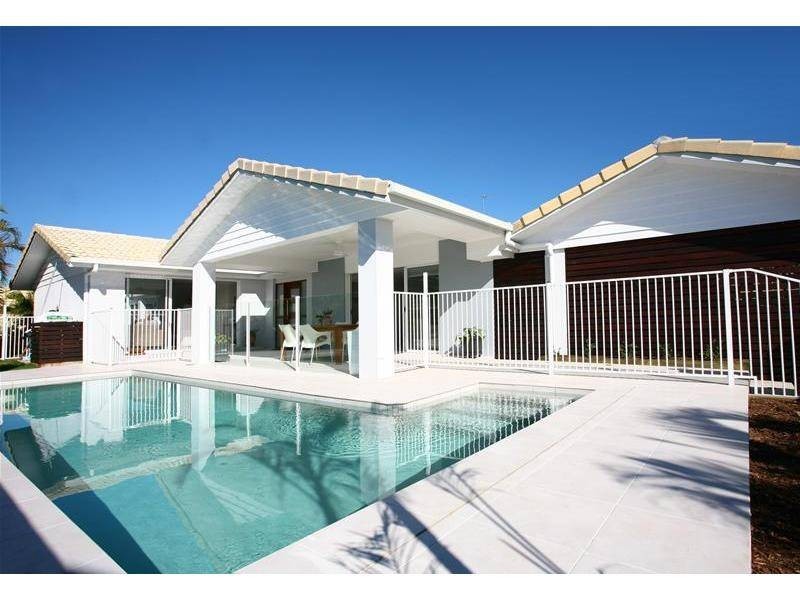 22 Sophie Avenue, Broadbeach Waters QLD 4218