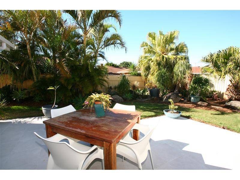 22 Sophie Avenue, Broadbeach Waters QLD 4218