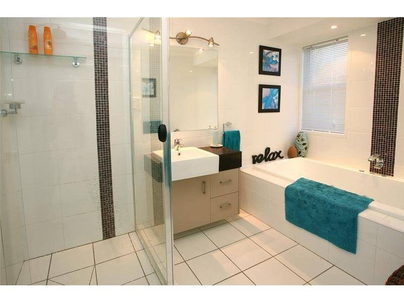 22 Sophie Avenue, Broadbeach Waters QLD 4218