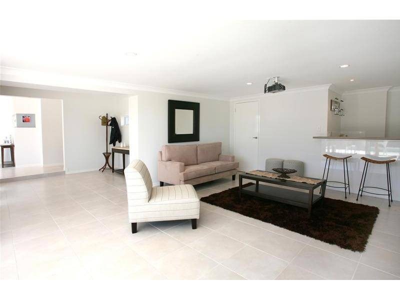 22 Sophie Avenue, Broadbeach Waters QLD 4218