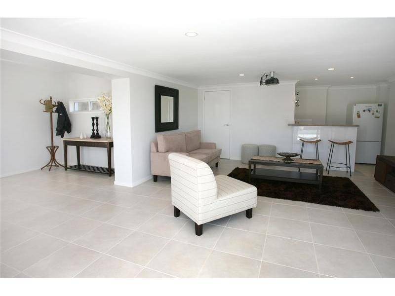 22 Sophie Avenue, Broadbeach Waters QLD 4218