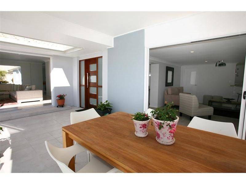 22 Sophie Avenue, Broadbeach Waters QLD 4218