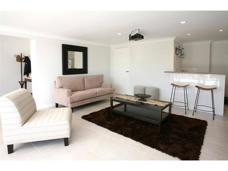 22 Sophie Avenue, Broadbeach Waters QLD 4218