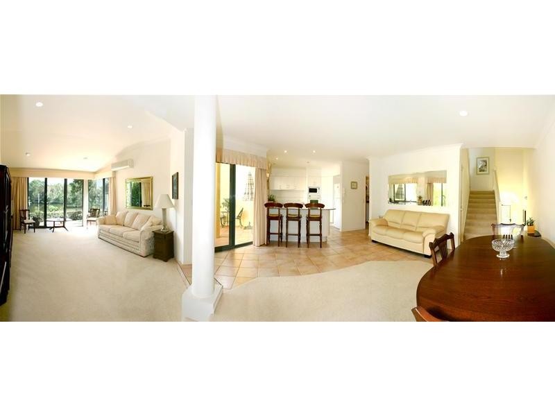 3/125 Santa Cruz Boulevard, Clear Island Waters QLD 4226