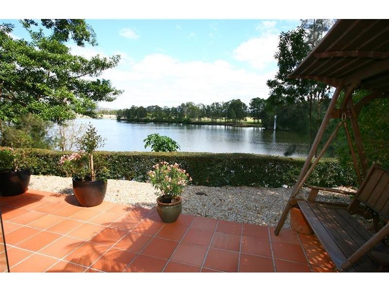 3/125 Santa Cruz Boulevard, Clear Island Waters QLD 4226