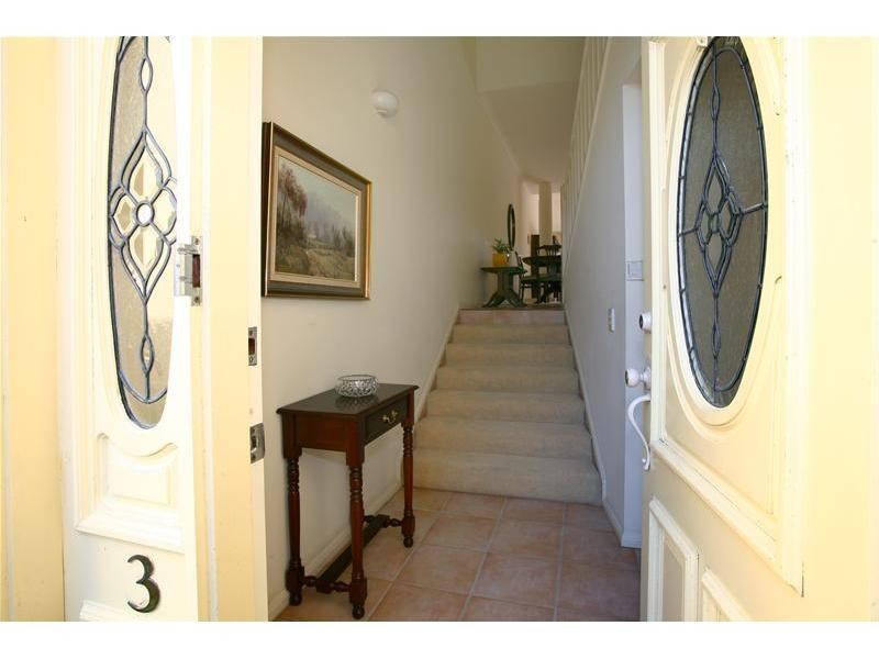 3/125 Santa Cruz Boulevard, Clear Island Waters QLD 4226