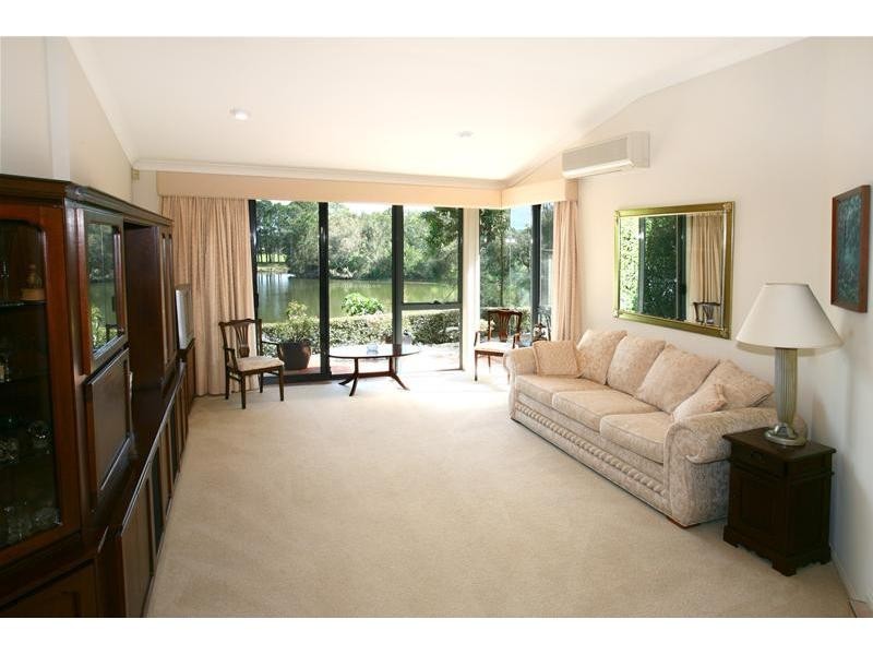 3/125 Santa Cruz Boulevard, Clear Island Waters QLD 4226