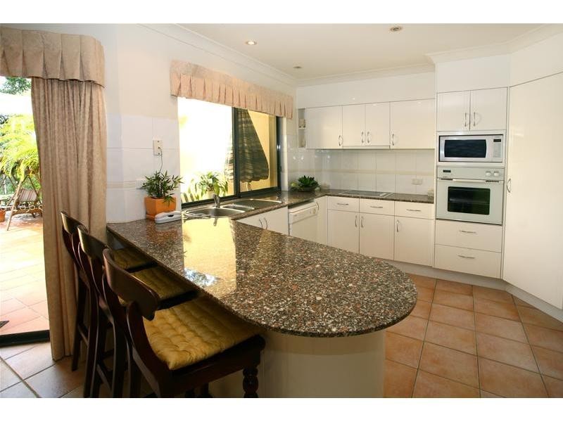 3/125 Santa Cruz Boulevard, Clear Island Waters QLD 4226