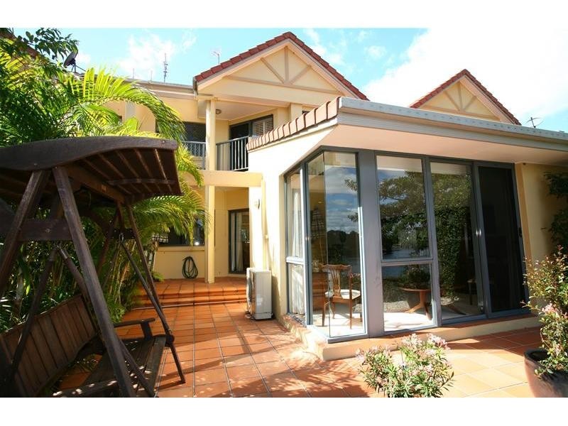 3/125 Santa Cruz Boulevard, Clear Island Waters QLD 4226