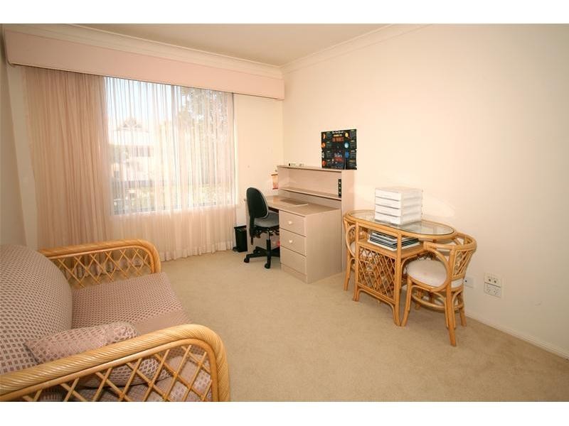 3/125 Santa Cruz Boulevard, Clear Island Waters QLD 4226