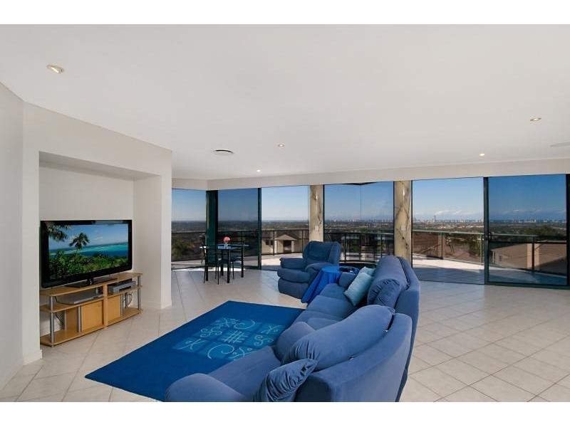 31 Moroccan Street, Highland Park QLD 4211