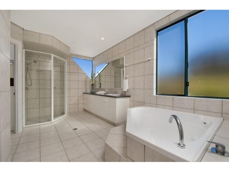 31 Moroccan Street, Highland Park QLD 4211