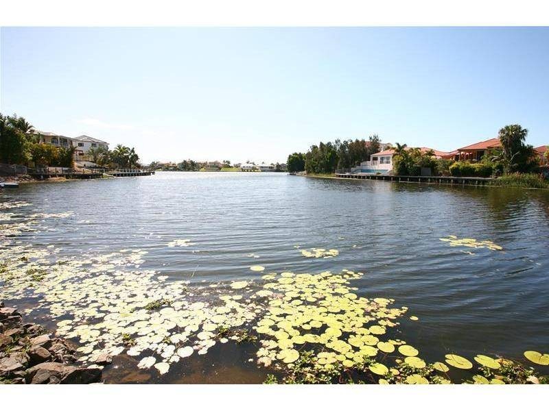 81 Bollard Circuit, Clear Island Waters QLD 4226