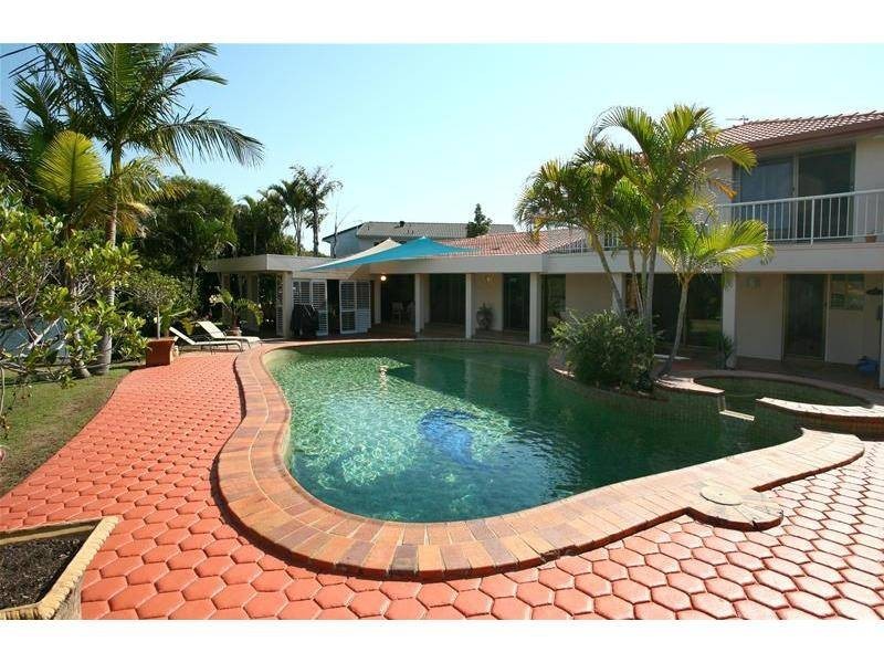 14 Cocos Crescent, Broadbeach Waters QLD 4218