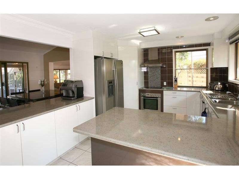 14 Cocos Crescent, Broadbeach Waters QLD 4218