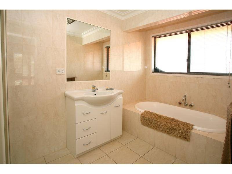14 Cocos Crescent, Broadbeach Waters QLD 4218