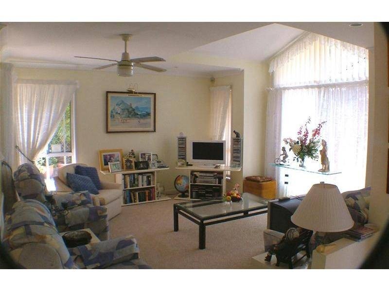 16 Vancouver Drive, Robina QLD 4226