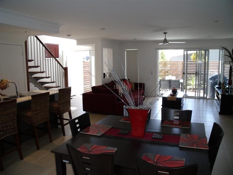 24 Lillie Street (Lille) Street, Burleigh Waters QLD 4220