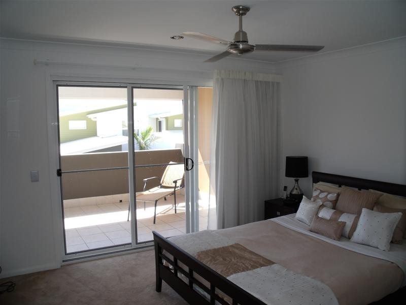 24 Lillie Street (Lille) Street, Burleigh Waters QLD 4220