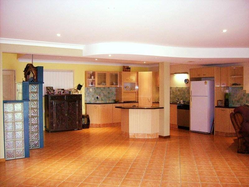 36 T E Peters Drive, Broadbeach Waters QLD 4218