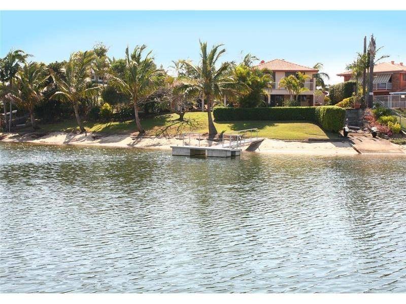 14 Cocos Crescent, Broadbeach Waters QLD 4218