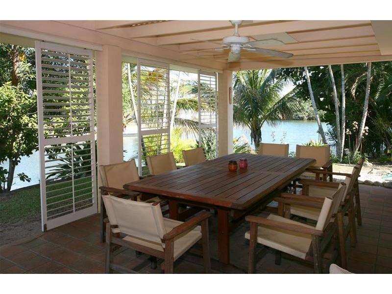 14 Cocos Crescent, Broadbeach Waters QLD 4218