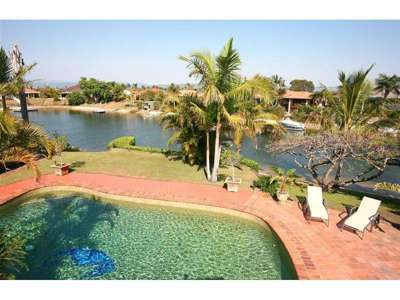14 Cocos Crescent, Broadbeach Waters QLD 4218