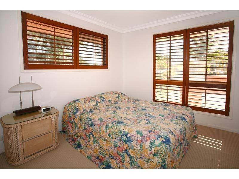 14 Cocos Crescent, Broadbeach Waters QLD 4218