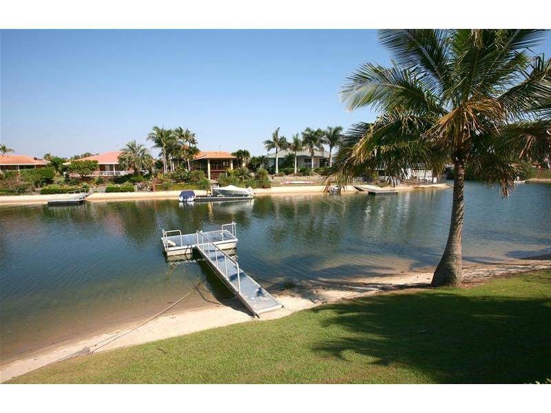 14 Cocos Crescent, Broadbeach Waters QLD 4218