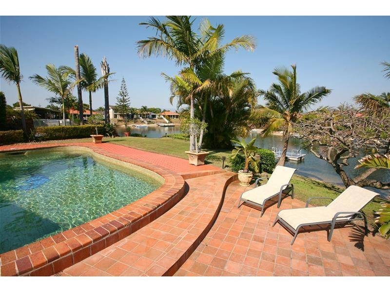 14 Cocos Crescent, Broadbeach Waters QLD 4218