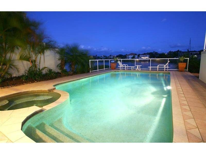 49 Bollard Circuit, Clear Island Waters QLD 4226