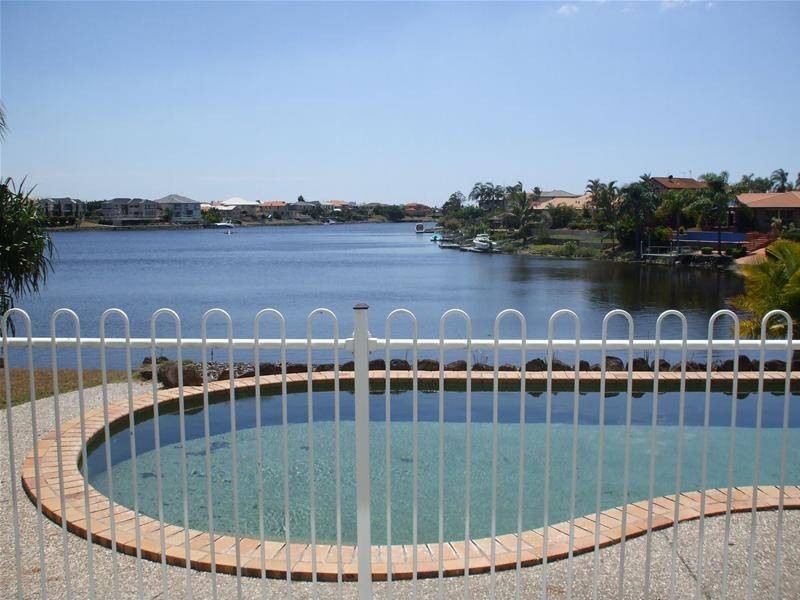 5 Clipper Boulevard, Clear Island Waters QLD 4226