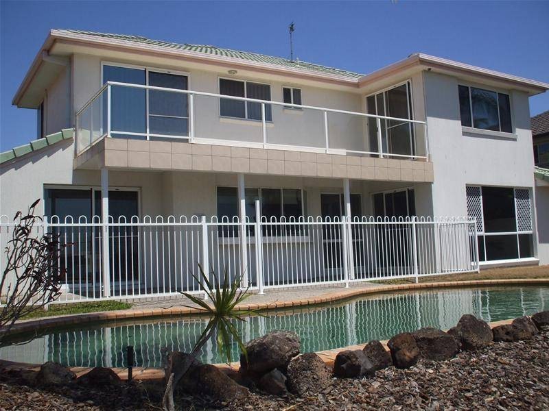 5 Clipper Boulevard, Clear Island Waters QLD 4226