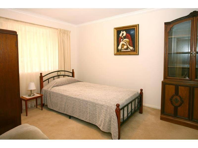 6 Sternlight Close, Clear Island Waters QLD 4226