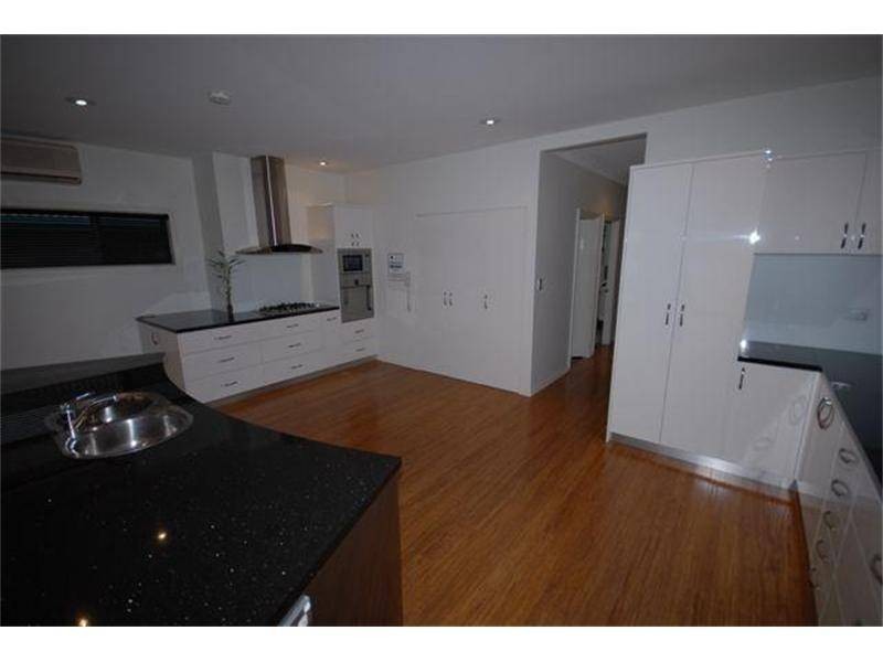 Clear Island Waters QLD 4226