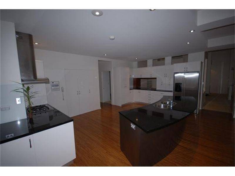 Clear Island Waters QLD 4226