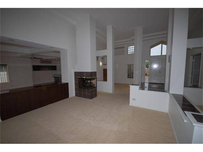 Clear Island Waters QLD 4226