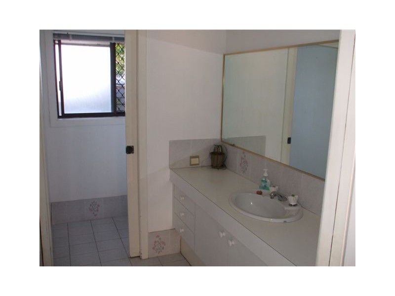 85 Clear Island Road, Broadbeach Waters QLD 4218