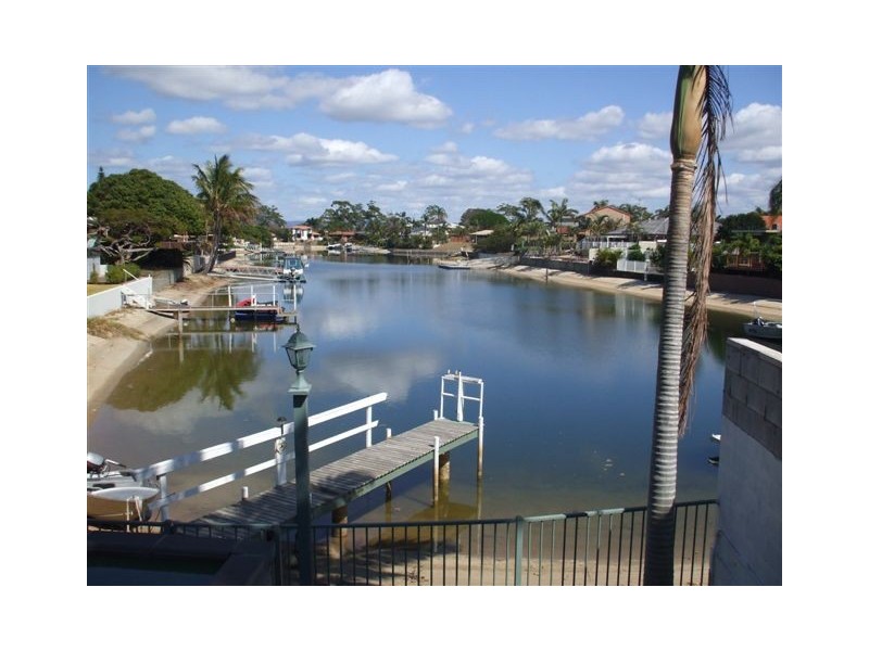 85 Clear Island Road, Broadbeach Waters QLD 4218