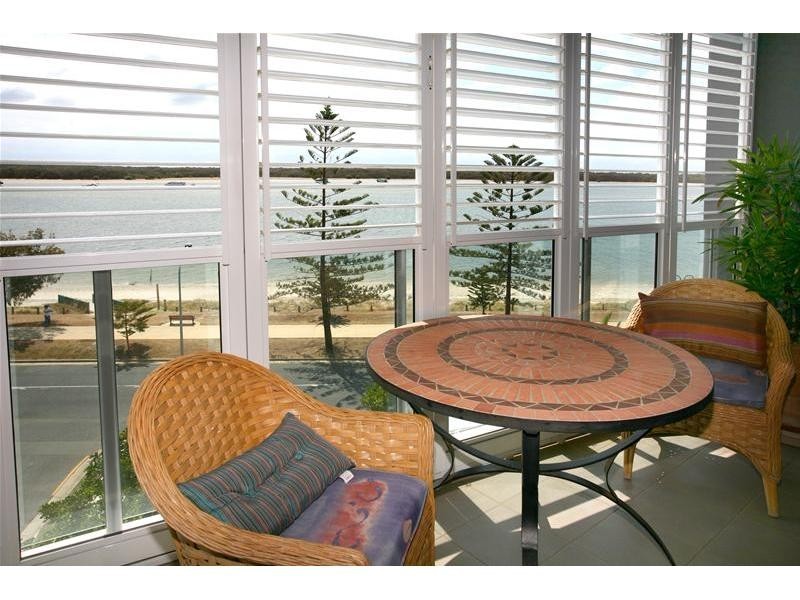 1402/438 Marine Parade, Labrador QLD 4215