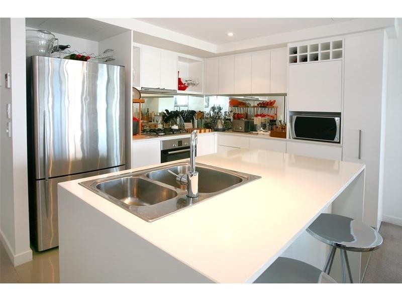 1402/438 Marine Parade, Labrador QLD 4215