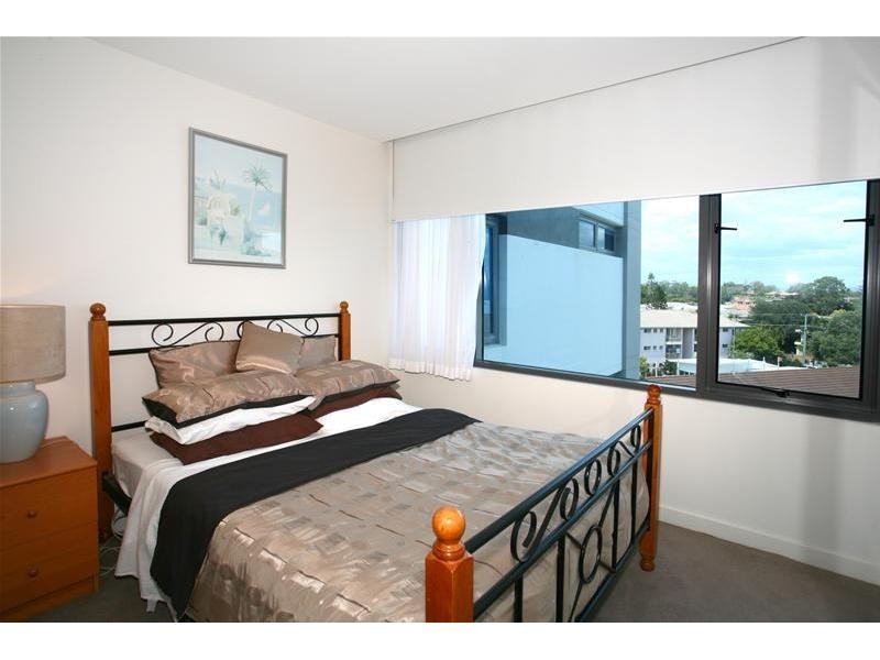 1402/438 Marine Parade, Labrador QLD 4215